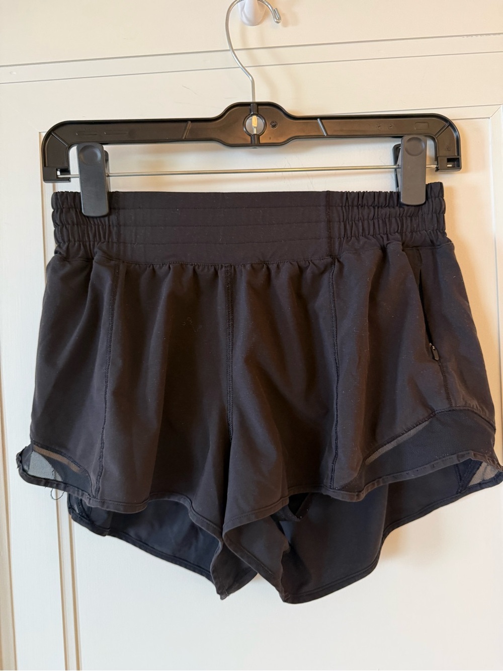 Lululemon size 6 Women's Black Athletic Shorts with Elastic Waist